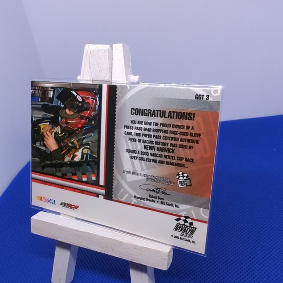 This 2005 Press Pass Kevin Harvick Race-Used Glove #'GGT-3 / Team Series NM - Picture 5 of 7